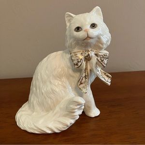Lenox Cat Collection “Sitting Pretty” Ivory China Sculpture w/ 24kt gold accents